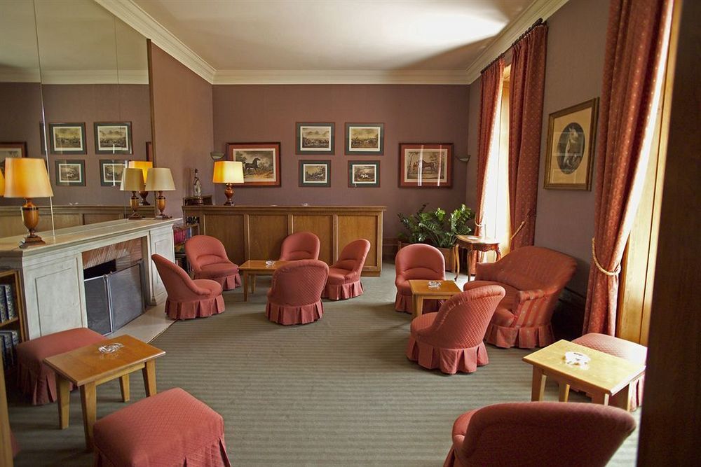 Domaine Des Sequoias - Les Collectionneurs Hotel Ruy-Montceau Interior foto