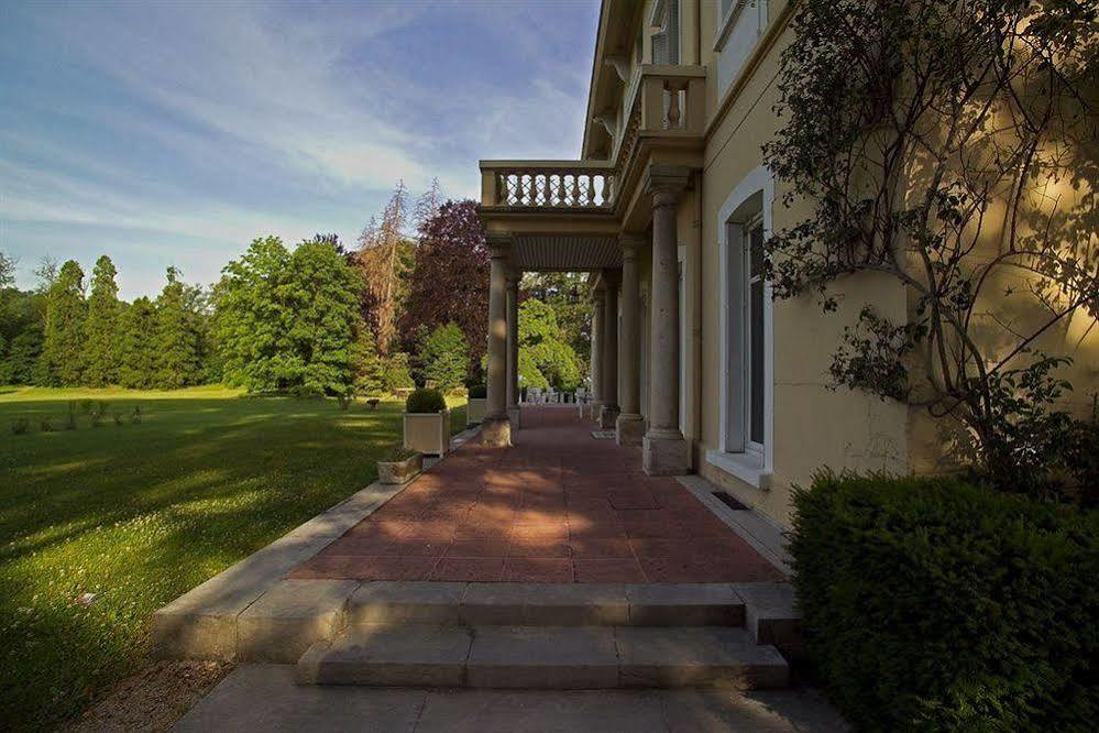 Domaine Des Sequoias - Les Collectionneurs Hotel Ruy-Montceau Exterior foto